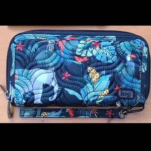 LUG Splits XL Wallet in Wildlife Black